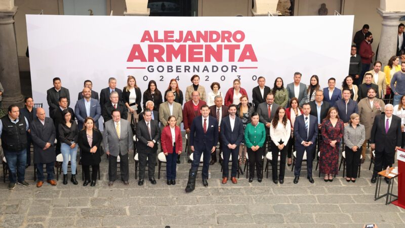 Con servidores públicos comprometidos y con amor a Puebla se gobernará: Armenta