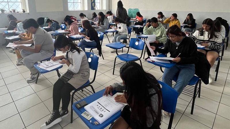 Presentan examen más de 4 mil egresados de bachillerato en escuelas normales: SEP