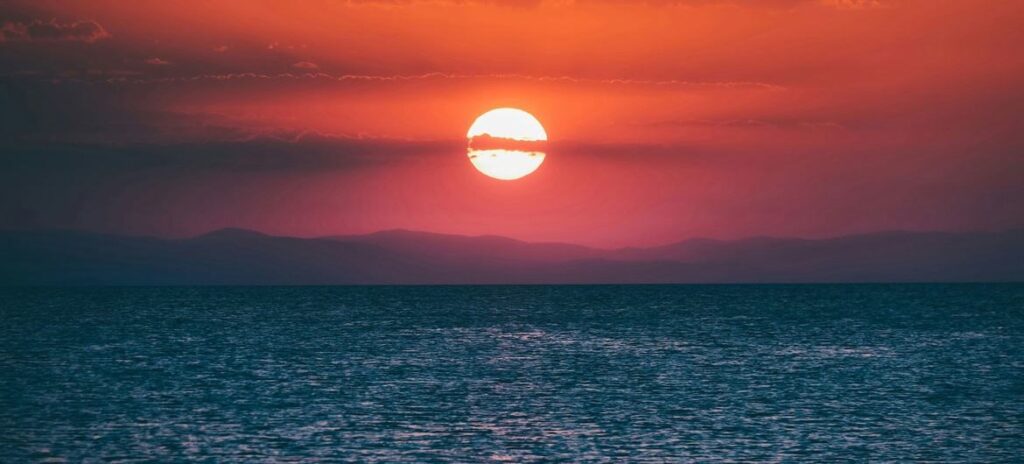 © Unsplash_Paul Pastourmatzis Junio de 2024 hiló trece meses consecutivos de temperaturas récord, provocando olas de calor prolongadas en muchos países.