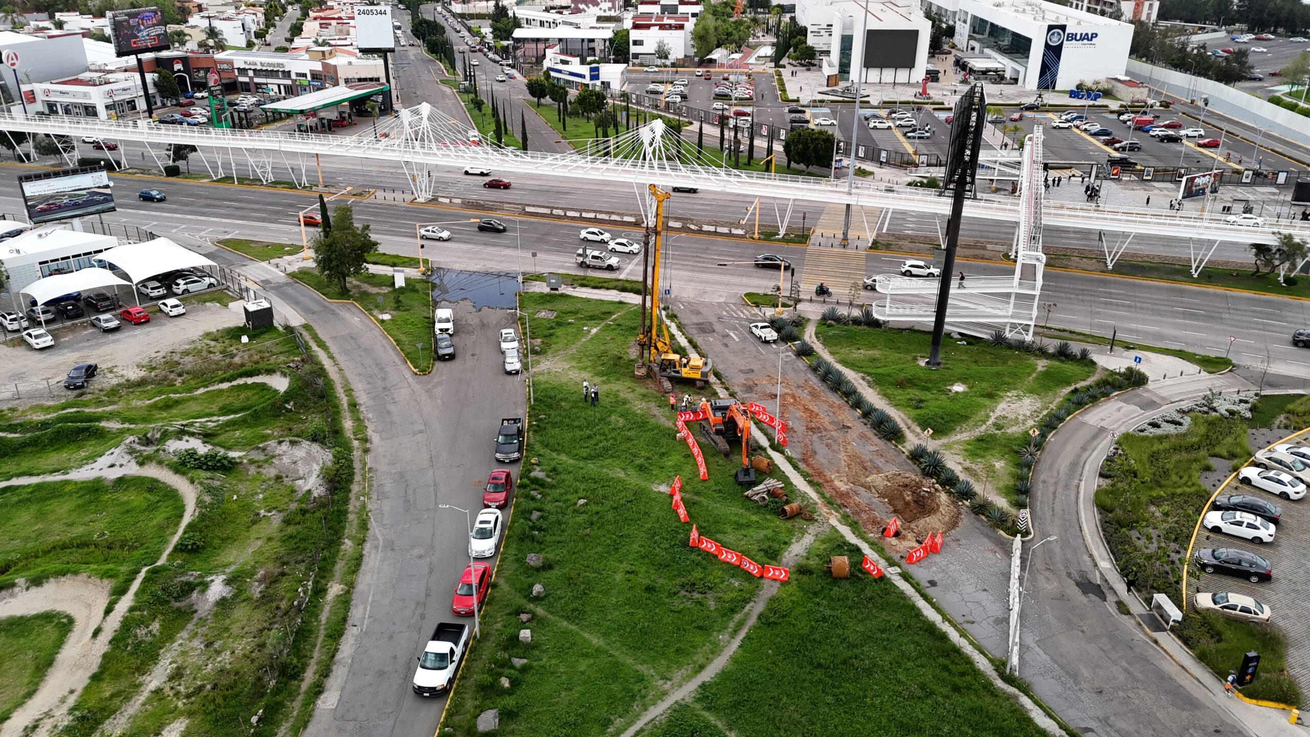 Sergio Salomón inicia Obras en Vía Atlixcáyotl