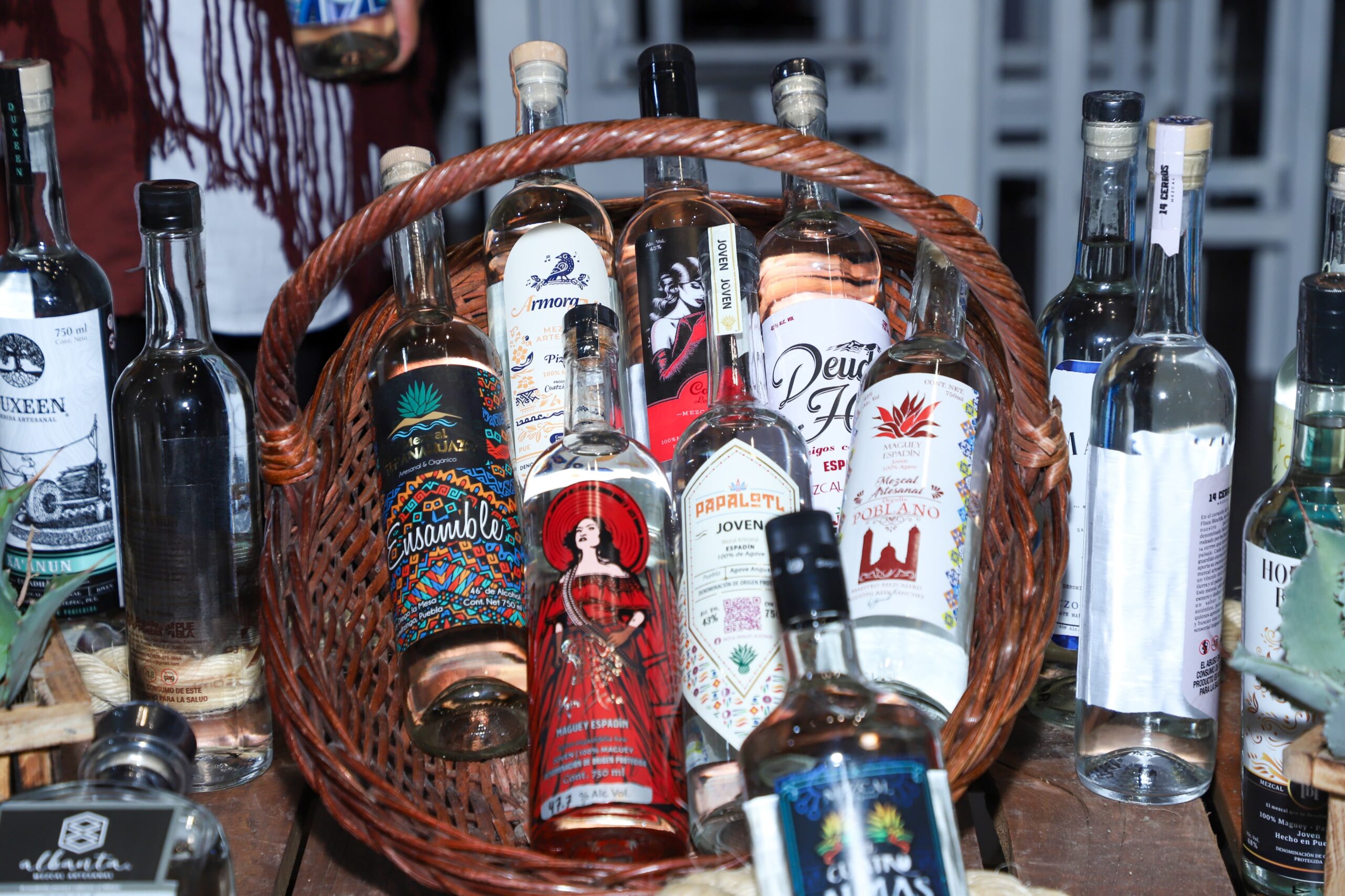 Puebla reconoce la excelencia del mezcal poblano con “Premio al Origen 2026”