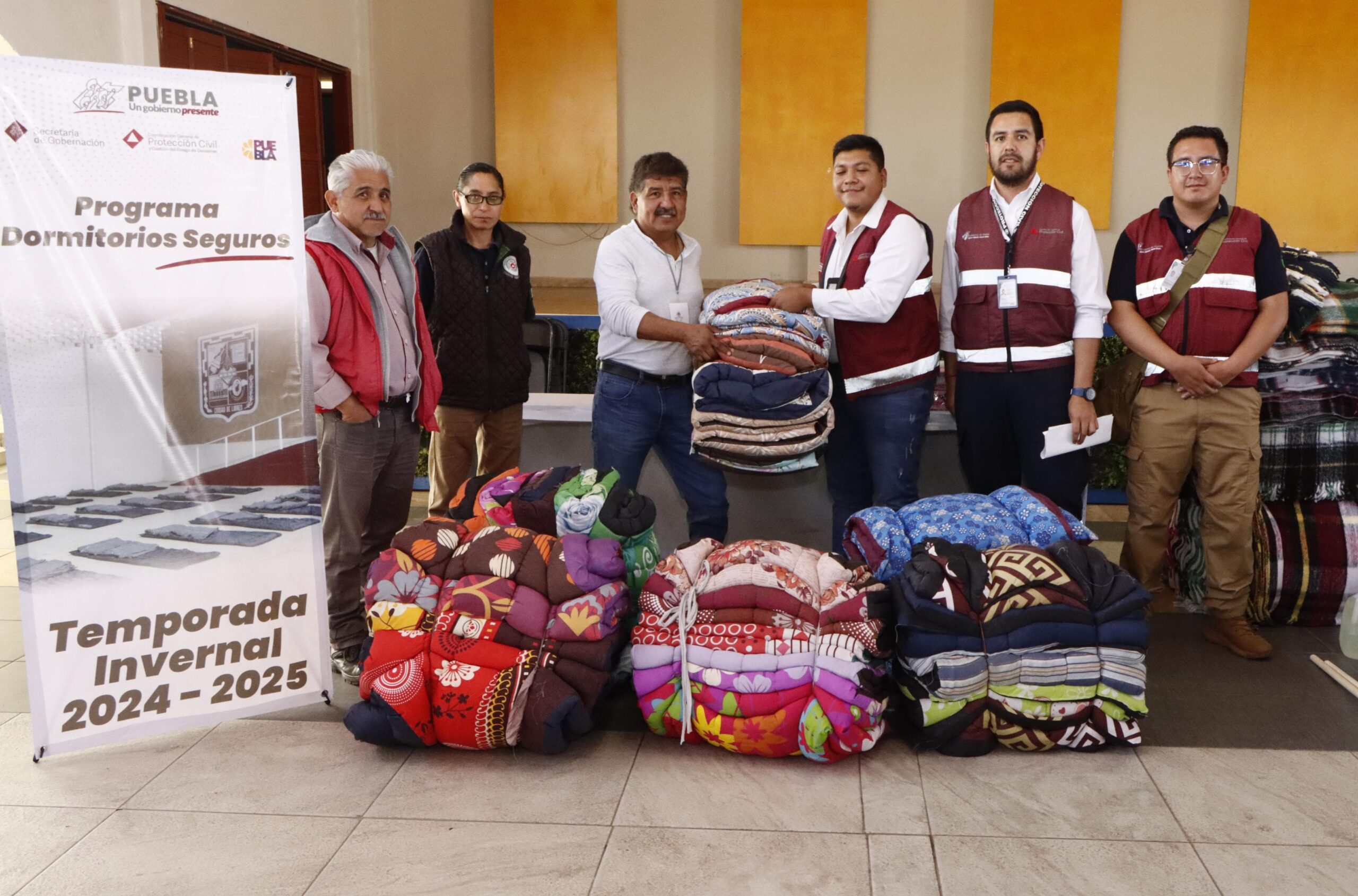 Entrega Gobernación insumos para la instalación de refugios temporales