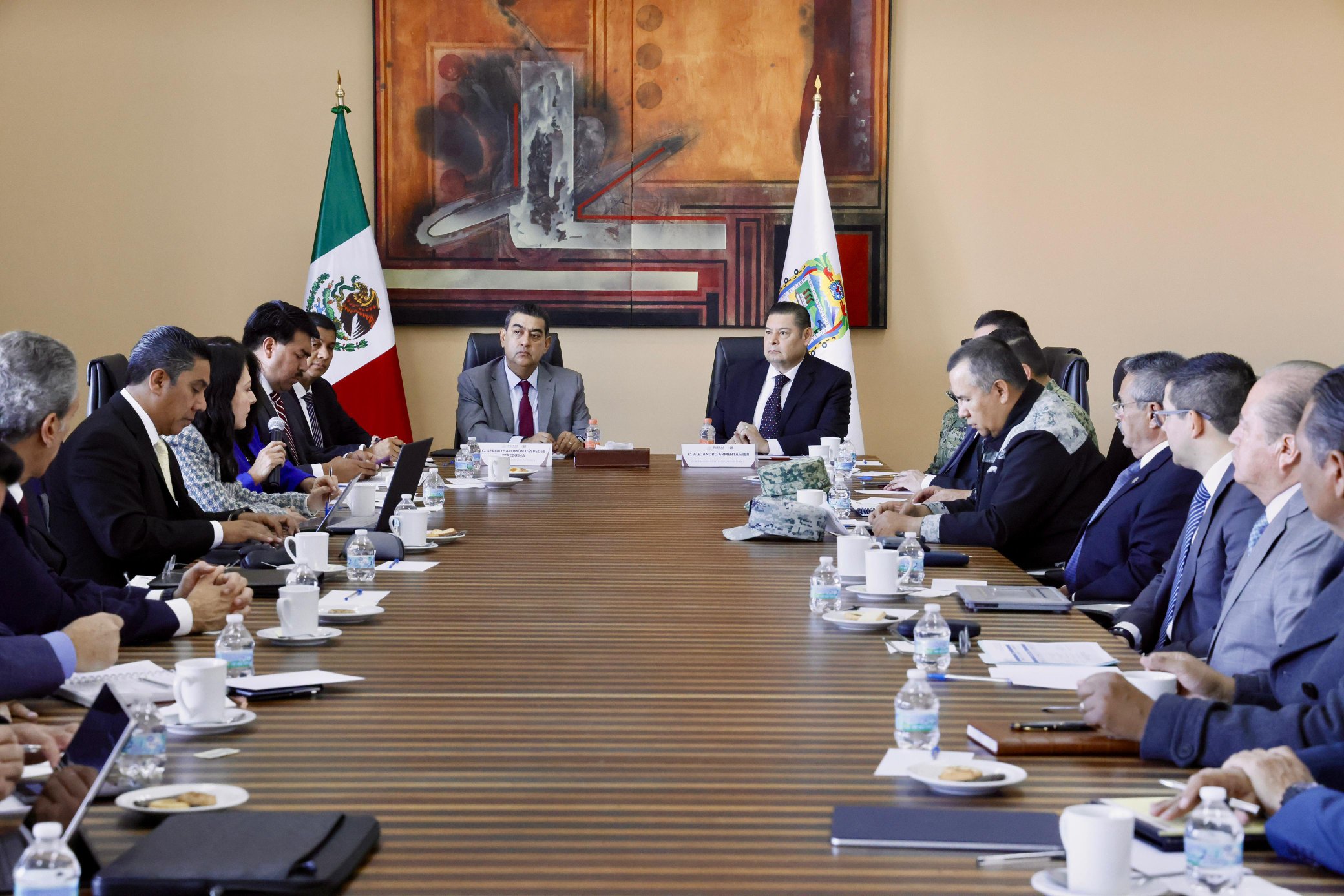 Presiden Mesa de Seguridad Sergio Salomón y Alejandro Armenta