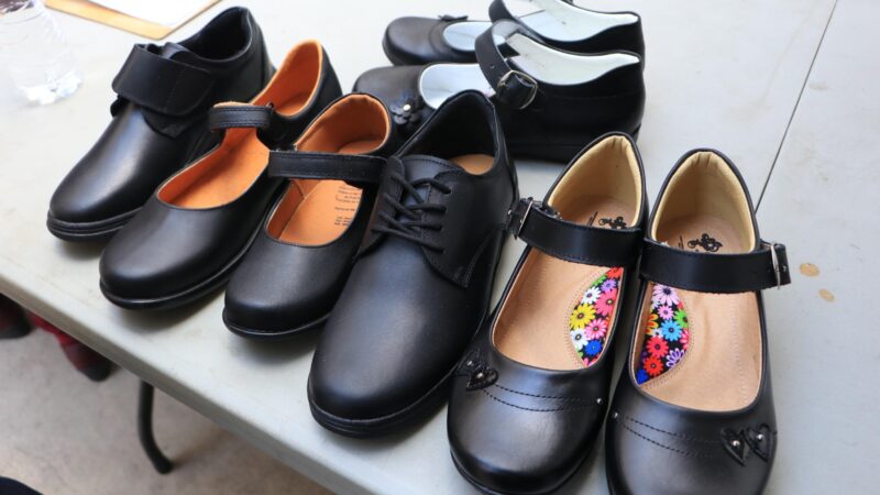 Impulsa Armenta 3 centros de distribución de calzado en apoyo a la economía familiar y regional