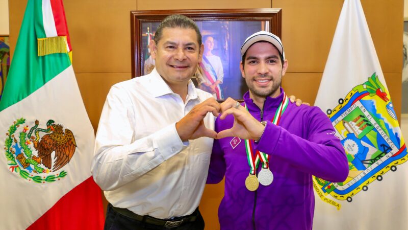 Puebla duplica apoyo económico a sus medallistas, anuncia el gobernador Armenta