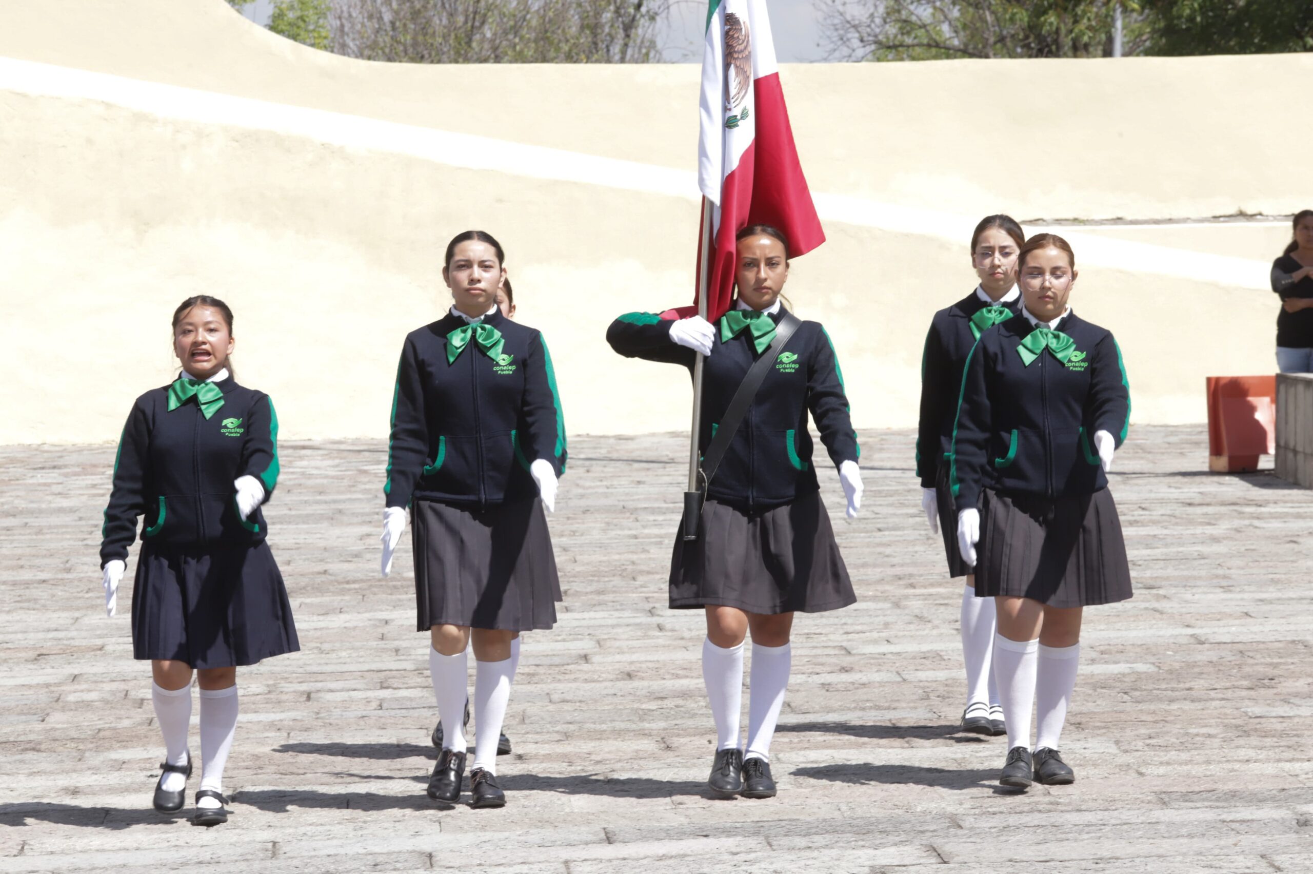Juventud poblana honra valores patrios e impulsa su formación integral