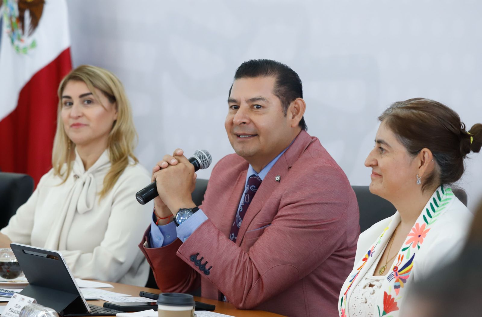 Destaca Armenta disminución de 40% de feminicidios; habrá Casas Carmen Serdán en 217 municipios