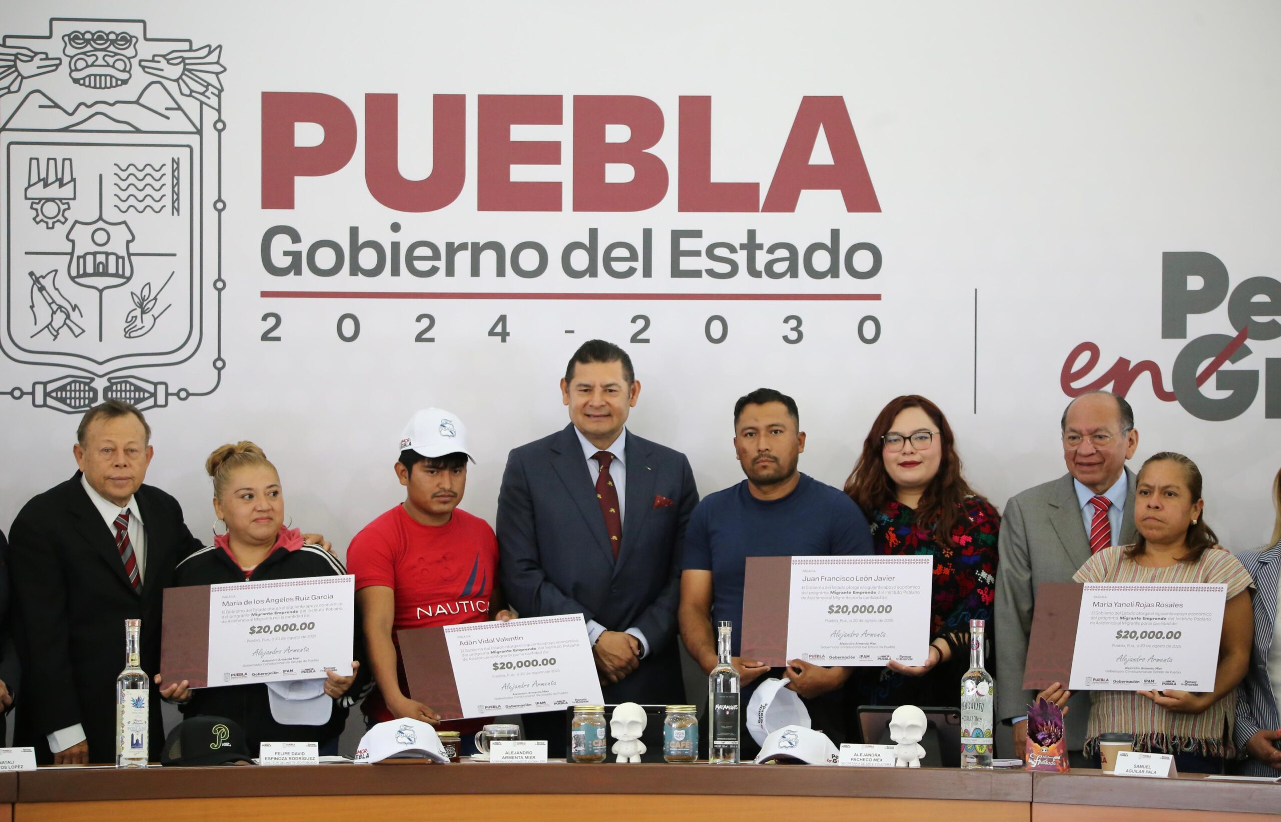 Puebla protege a migrantes con asesoría legal y acompañamiento en EUA
