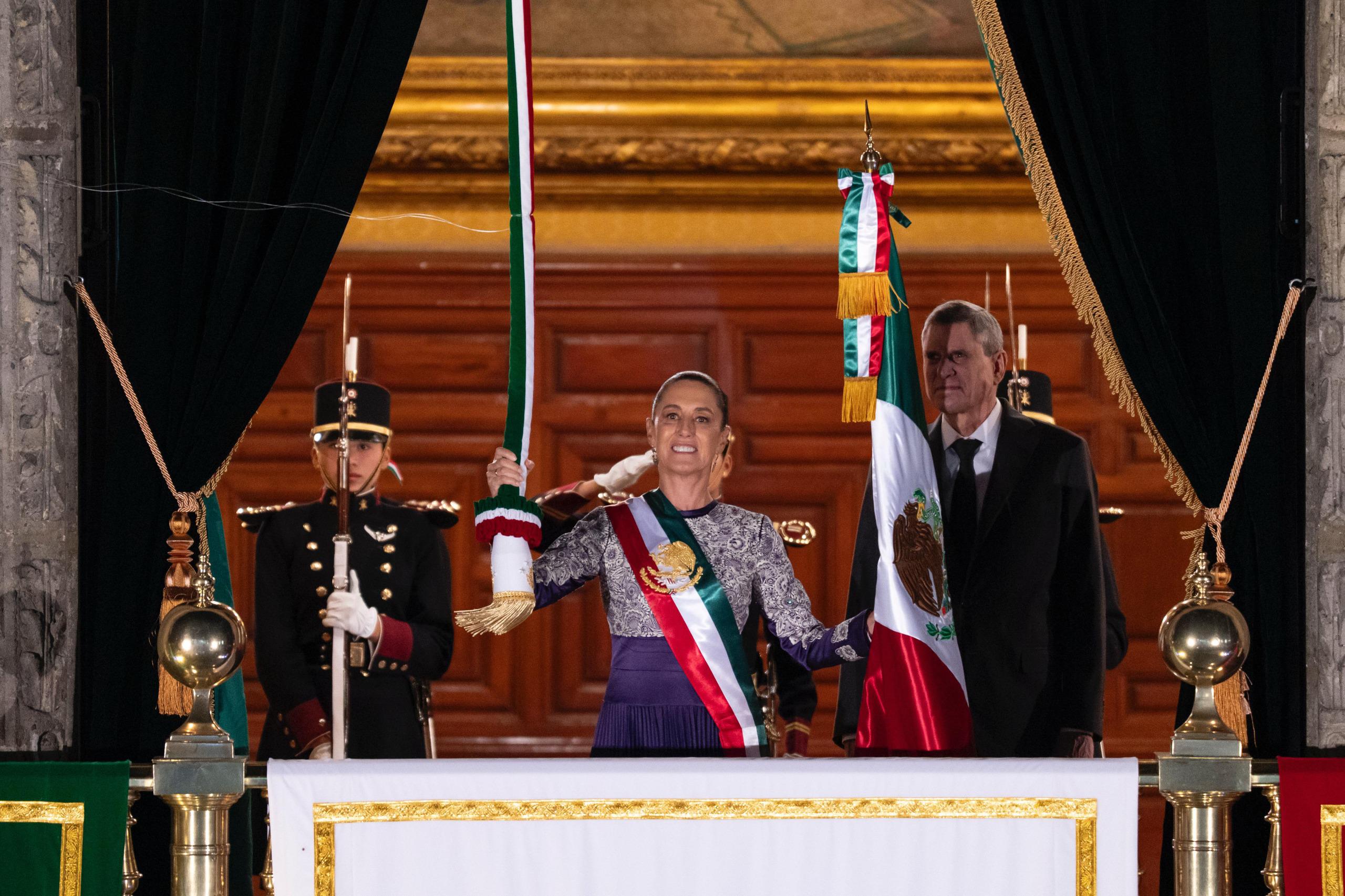 ¡Histórico! Presidenta Claudia Sheinbaum encabeza ceremonia del Grito de Independencia; primera mujer en 215 años