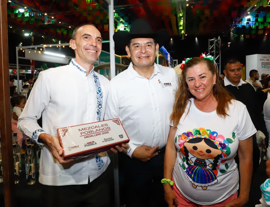 Marcas de Mezcal premiadas en el Encuentro Nacional que se realiza en Puebla