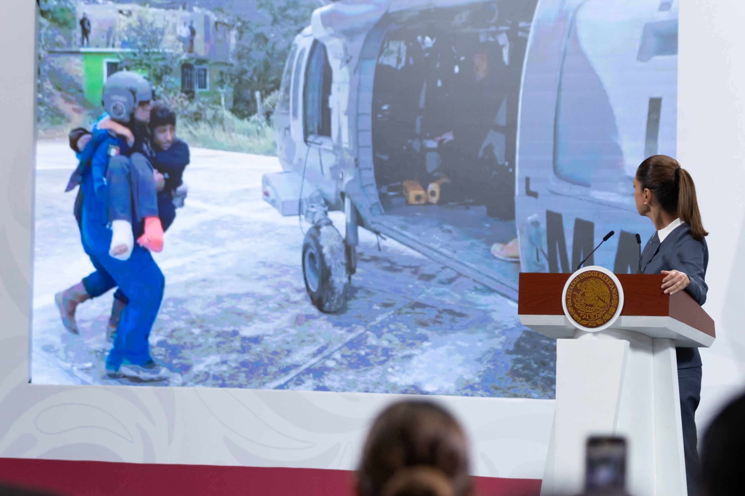 Gobierno de México activa en Hidalgo 3 centros de mando con 111 puentes aéreos para atender a comunidades afectadas por las lluvias