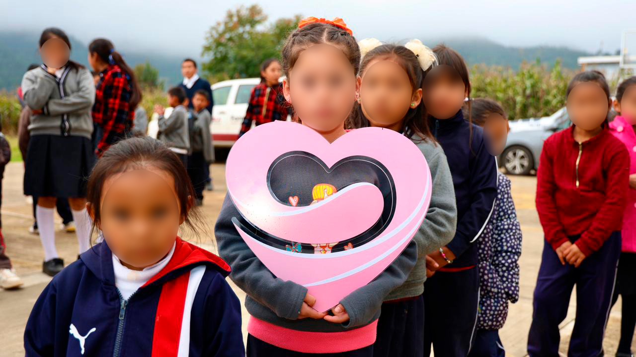 SEDIF Puebla entrega apoyos mediante el programa “Todos a la Escuela”