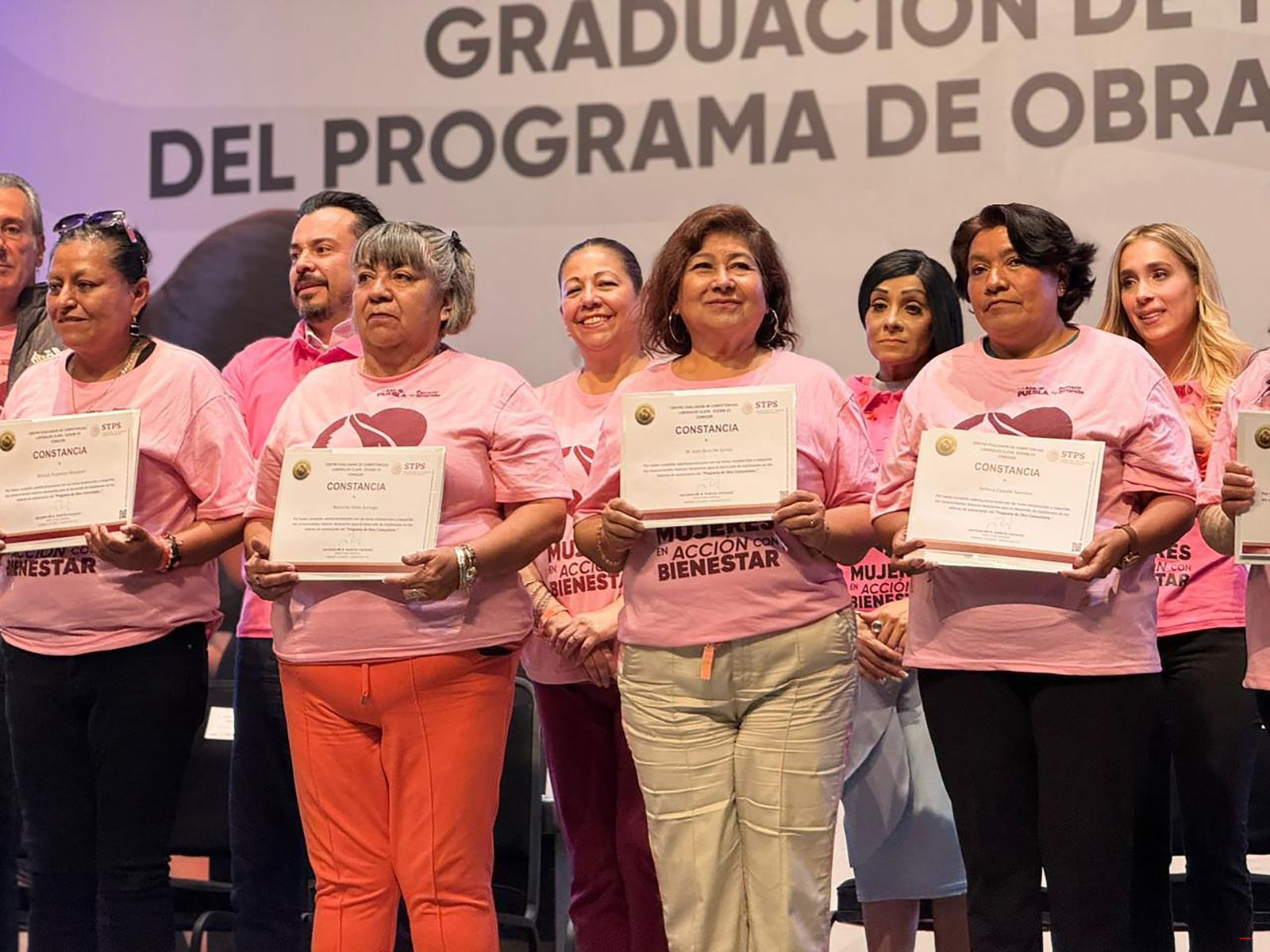 Talleres de Obra comunitaria fortalecen el tejido social con mujeres capacitadas para una vida laboral