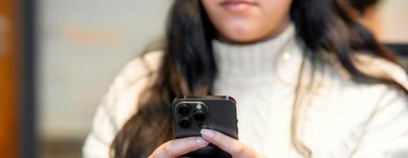 La inteligencia artificial y el anonimato alimentan el aumento de la violencia digital contra las mujeres