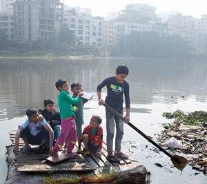 Más de 417 millones de niños viven en pobreza extrema y sufren graves privaciones