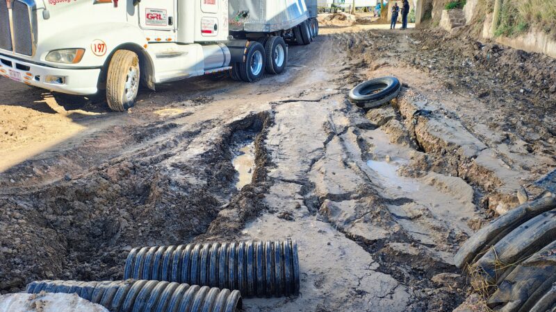 Vecinos reiteran su reclamo por los pésimos trabajos en el drenaje del Parque Industrial Chachapa