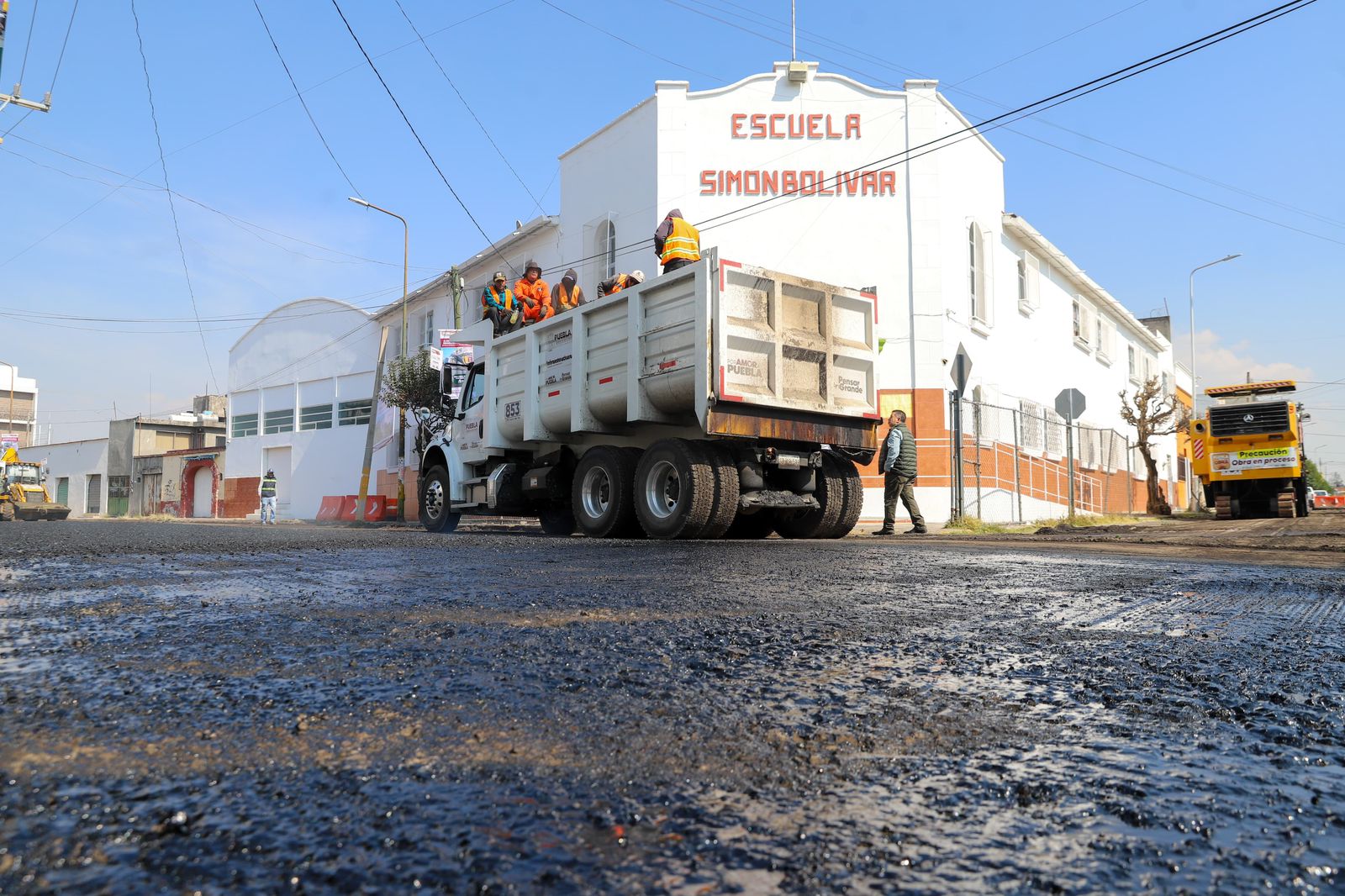 Más de 5 mil calles y 34 avenidas prioritarias son rehabilitadas en Puebla el primer año del gobernador Armenta