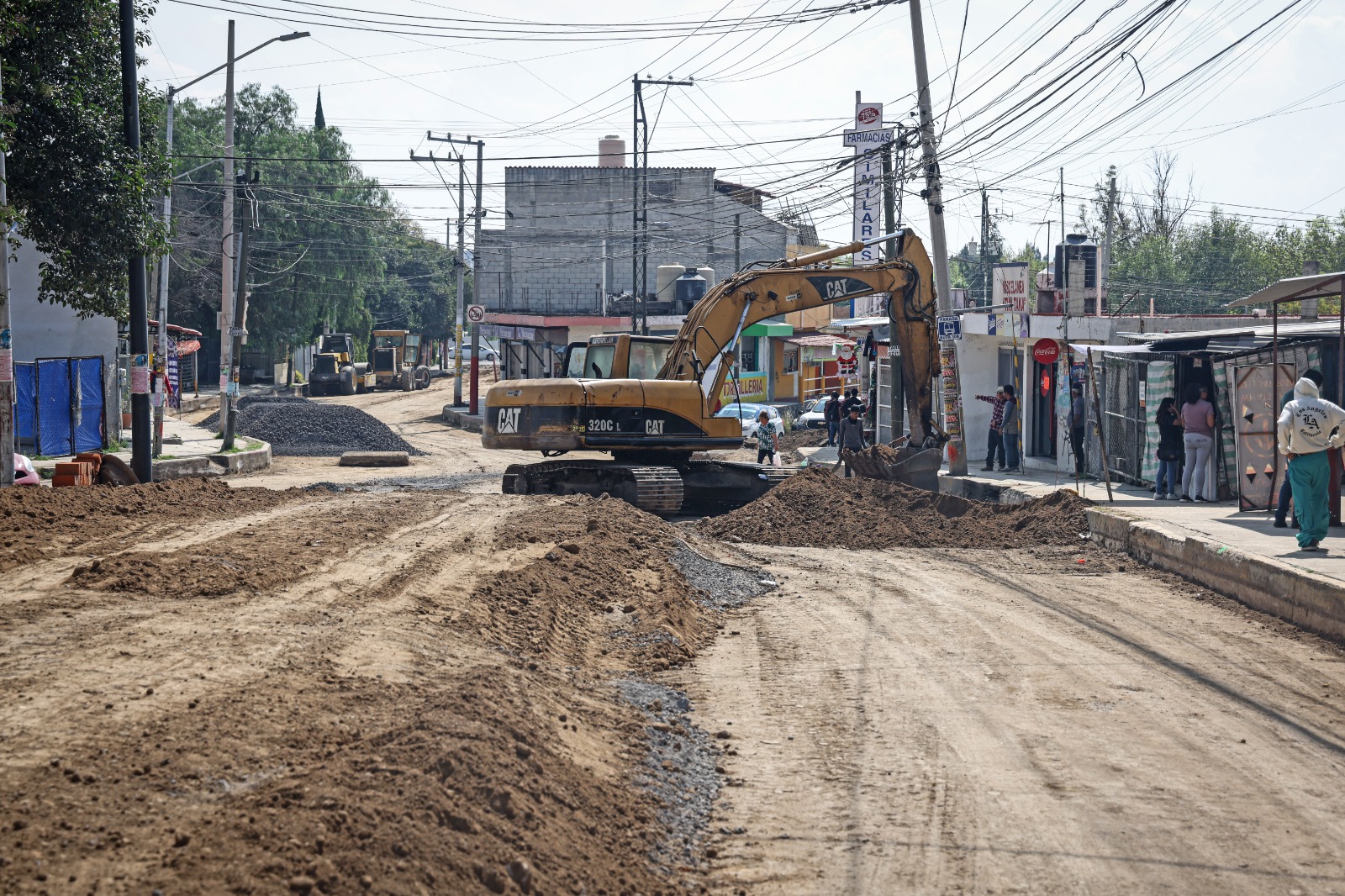 Supervisa Omar Muñoz avance de obra de importante acceso al municipio de Cuautlancingo