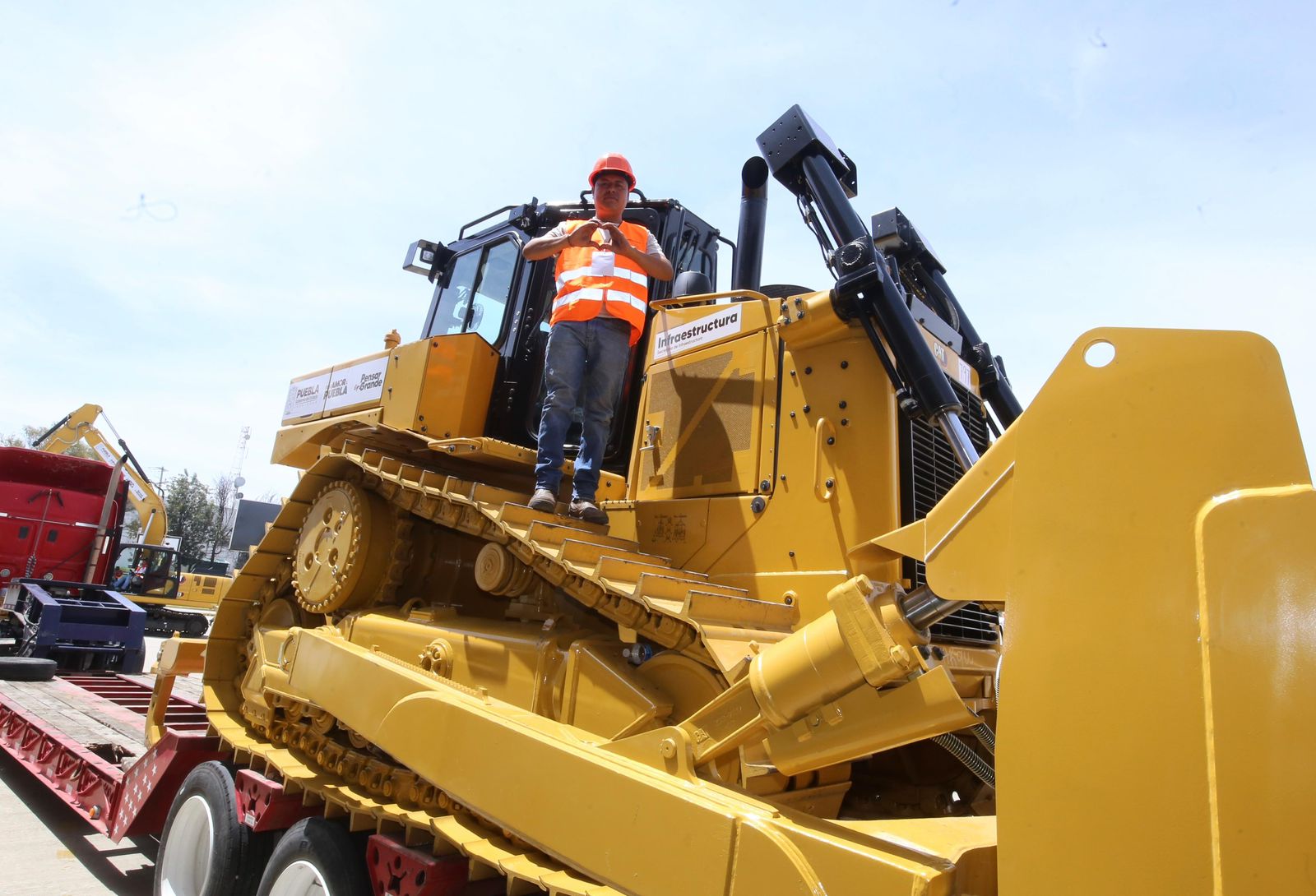 Puebla trabaja para transformar los 217 municipios con módulos de maquinaria