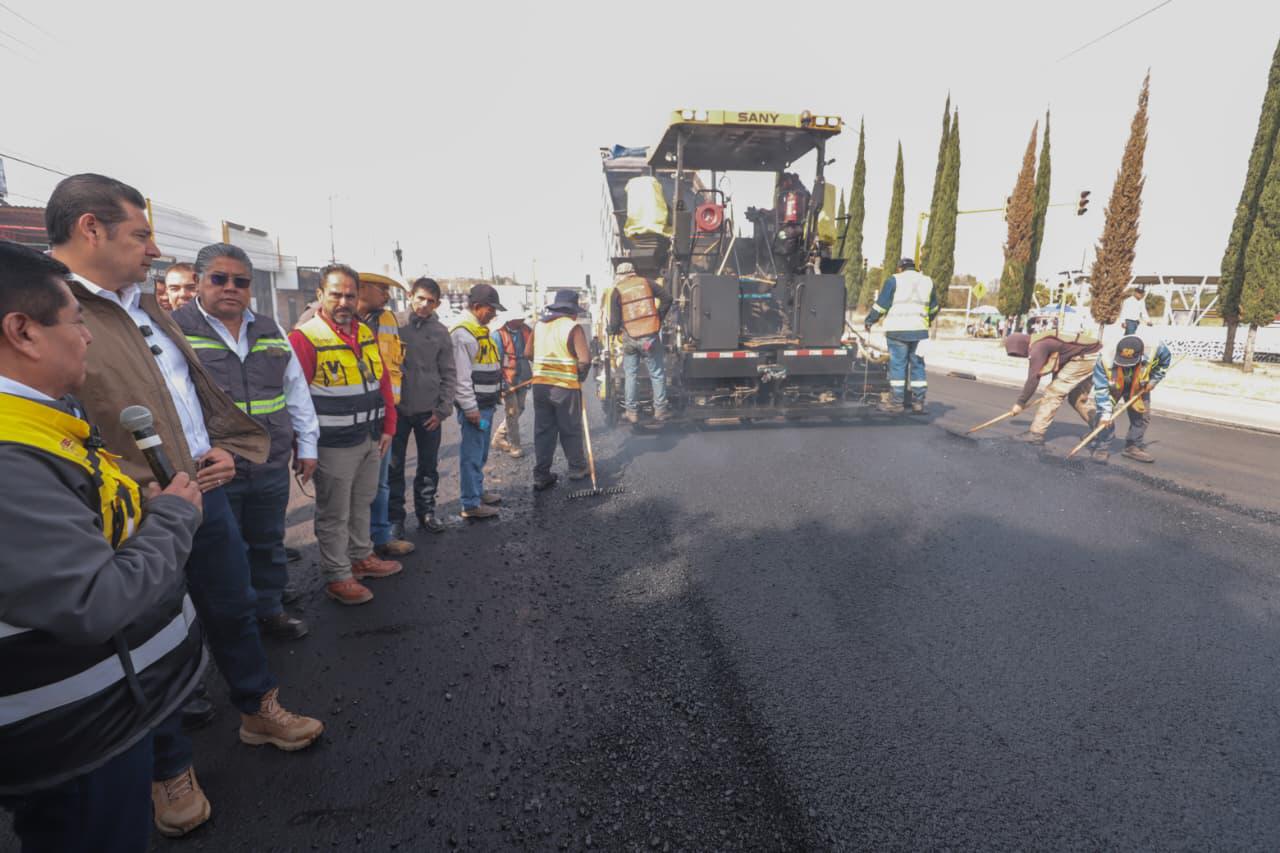 Tren de pavimentación transforma vialidades, genera ahorro y conecta a Puebla