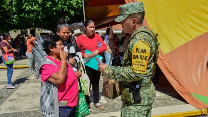 Entrega de apoyos a las familias afectadas por tormenta Jerry en Sierra Norte de Puebla