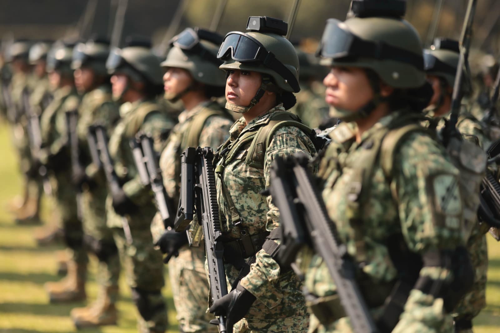 Presidenta conmemora Día Internacional de la Mujer en homenaje a las mujeres de las Fuerzas Armadas
