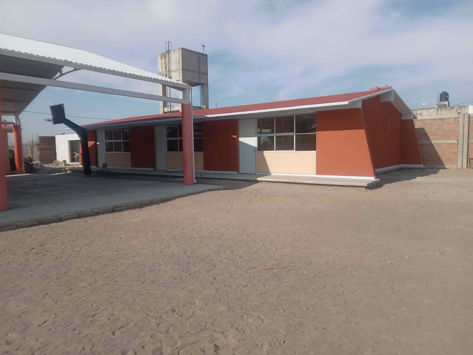 Puebla moderniza infraestructura educativa en Tlachichuca
