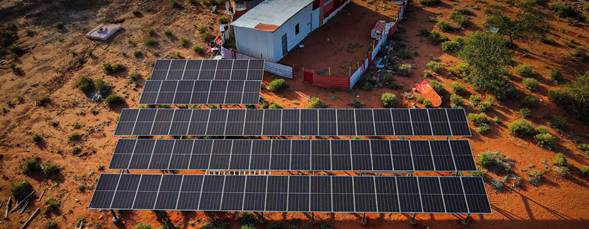 La guerra en Oriente Medio amenaza la producción de paneles solares y baterías