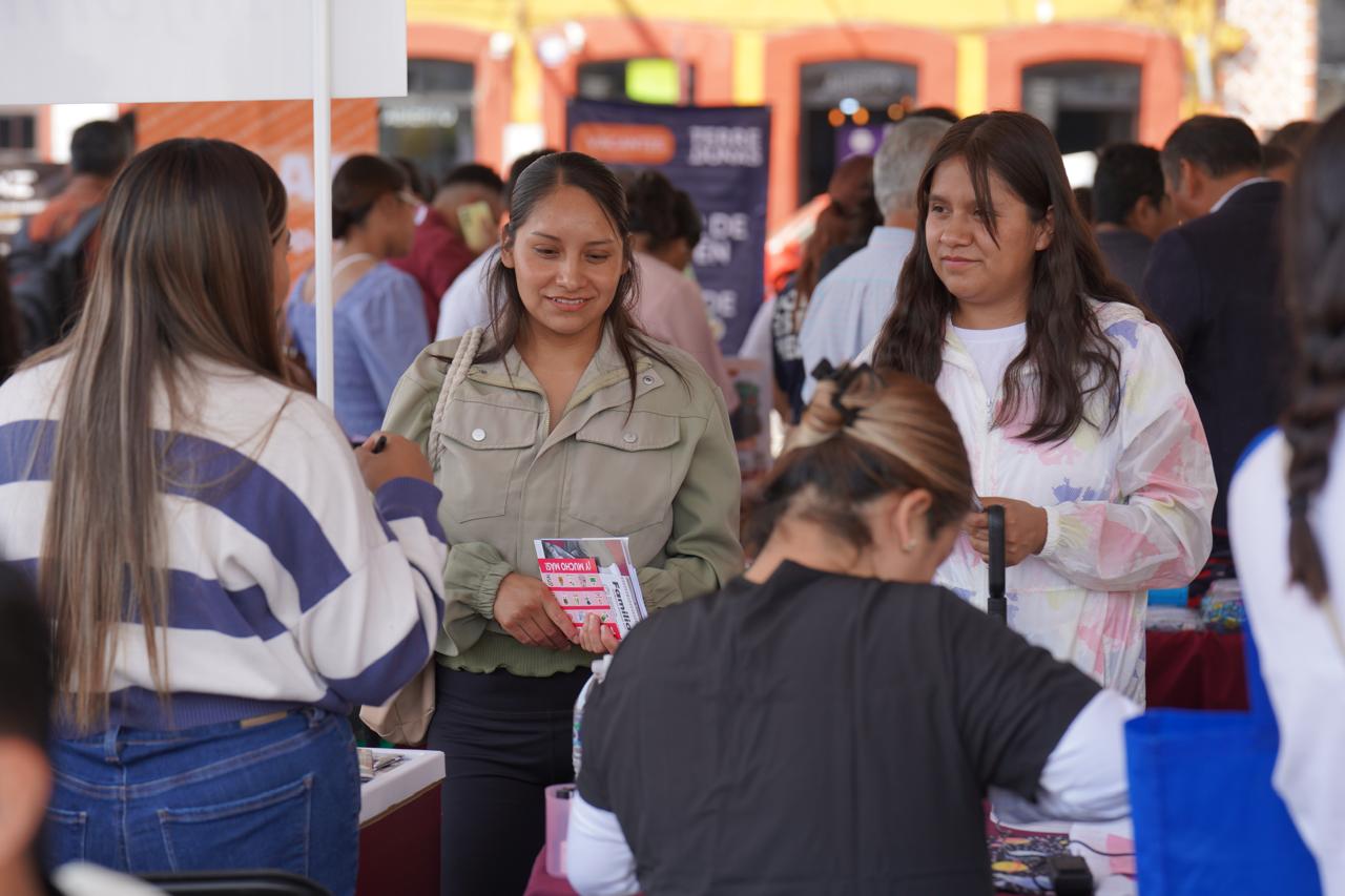 Feria del Empleo en San Pedro Cholula reunió a empresas e instituciones con miles de vacantes disponibles