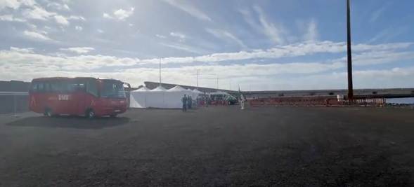 Empieza la evacuación de los pasajeros del crucero con hantavirus