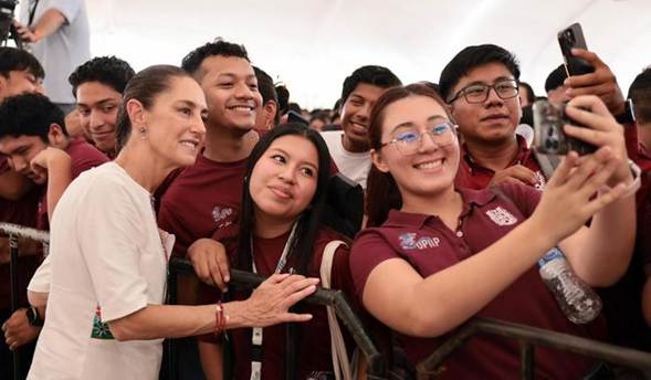Presidenta Claudia Sheinbaum anuncia que Beca Gertrudis Bocanegra se otorgará a todos los estudiantes universitarios de Chiapas