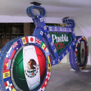 Develan la Bicicleta Mundialista más grande de México