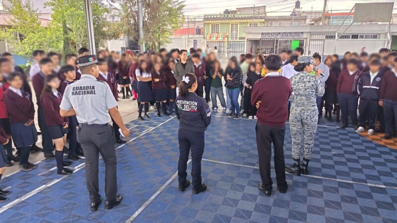 Estudiantes conocen sobre acciones preventivas de seguridad con personal de la Guardia Nacional