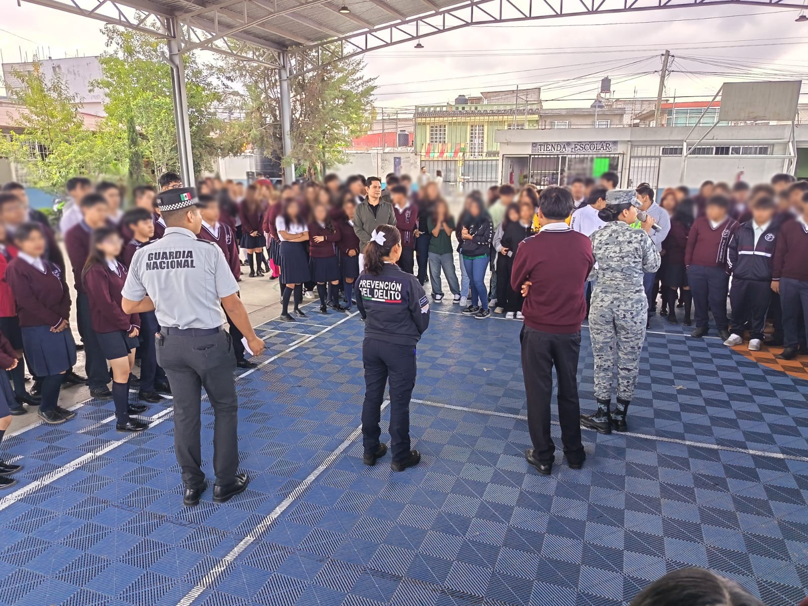 Estudiantes conocen sobre acciones preventivas de seguridad con personal de la Guardia Nacional