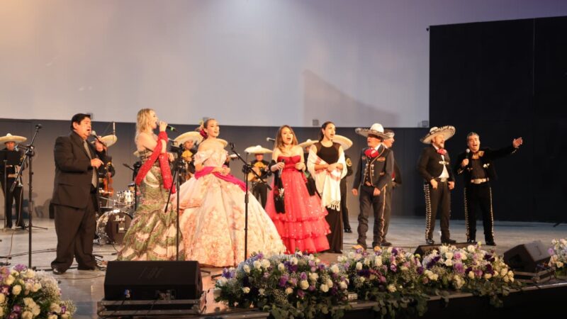 Celebran a papás con recital musical para unir a las familias poblanas