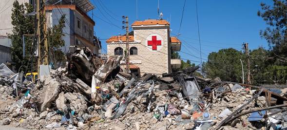 Bombardeos de Israel en el Líbano están destruyendo hospitales y matando personal sanitario