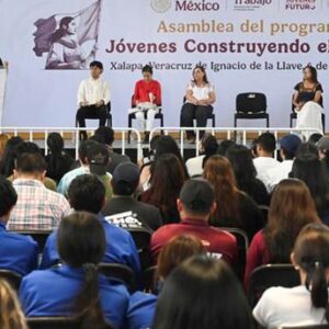 Jóvenes Construyendo el Futuro es otorgar un año de experiencia y el derecho al empleo digno: Presidenta desde Xalapa