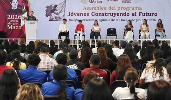 Jóvenes Construyendo el Futuro es otorgar un año de experiencia y el derecho al empleo digno: Presidenta desde Xalapa