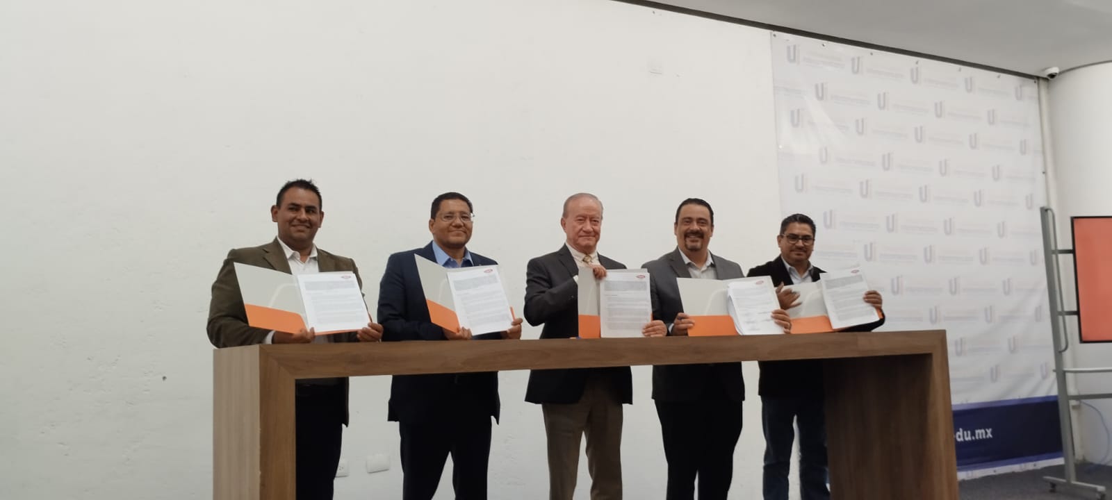 CMIC Puebla y la Universidad Interamericana firman Convenio de colaboración