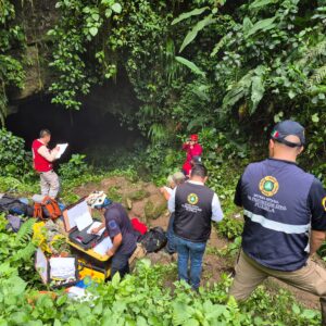 Continúan tareas de búsqueda y rescate en gruta de Cuetzalan: Protección Civil