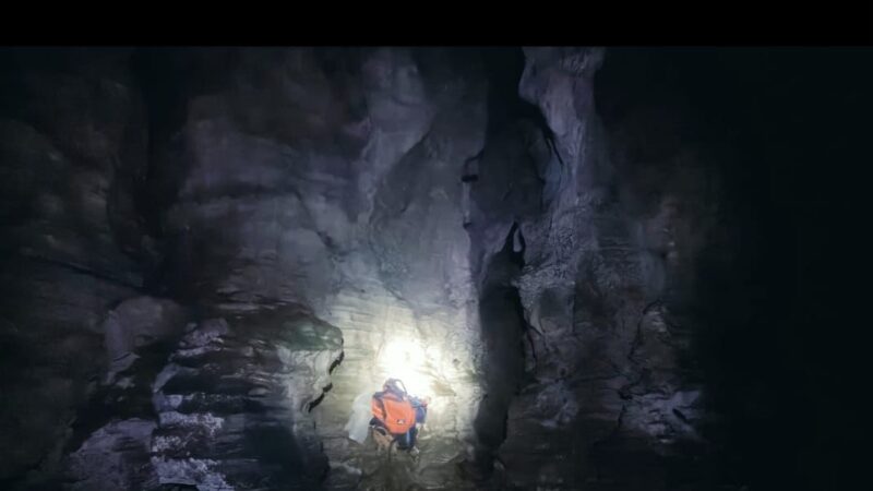 Ocho equipos de rescate laboran en la Gruta de Chichicazapan