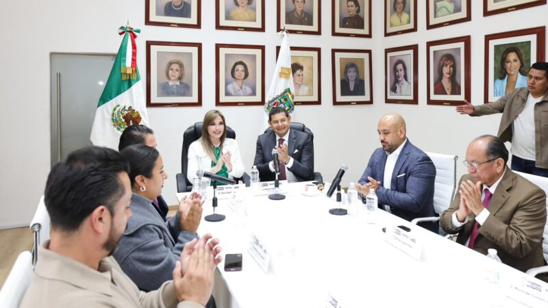 Relevo en el SEDIF Puebla Carlos Ochoa Rodríguez asume la dirección del organismo