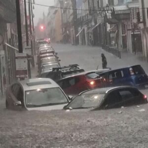 Gobierno de Puebla indemnizará con 100 mil pesos a 40 comerciantes damnificados por lluvias del Bulevar 5 de Mayo