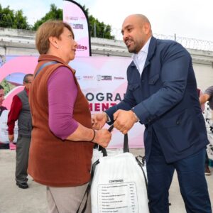 Entrega SEDIF Puebla canastas del Programa de Atención Alimentaria a Personas en Situación de Vulnerabilidad