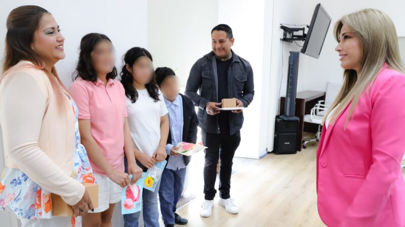 SEDIF Puebla integra a dos grupos de hermanos con familias adoptivas