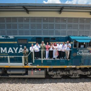 Presidenta Claudia Sheinbaum anuncia llegada de las primeras 12 locomotoras del Tren Maya de Carga; se inaugura en 2027