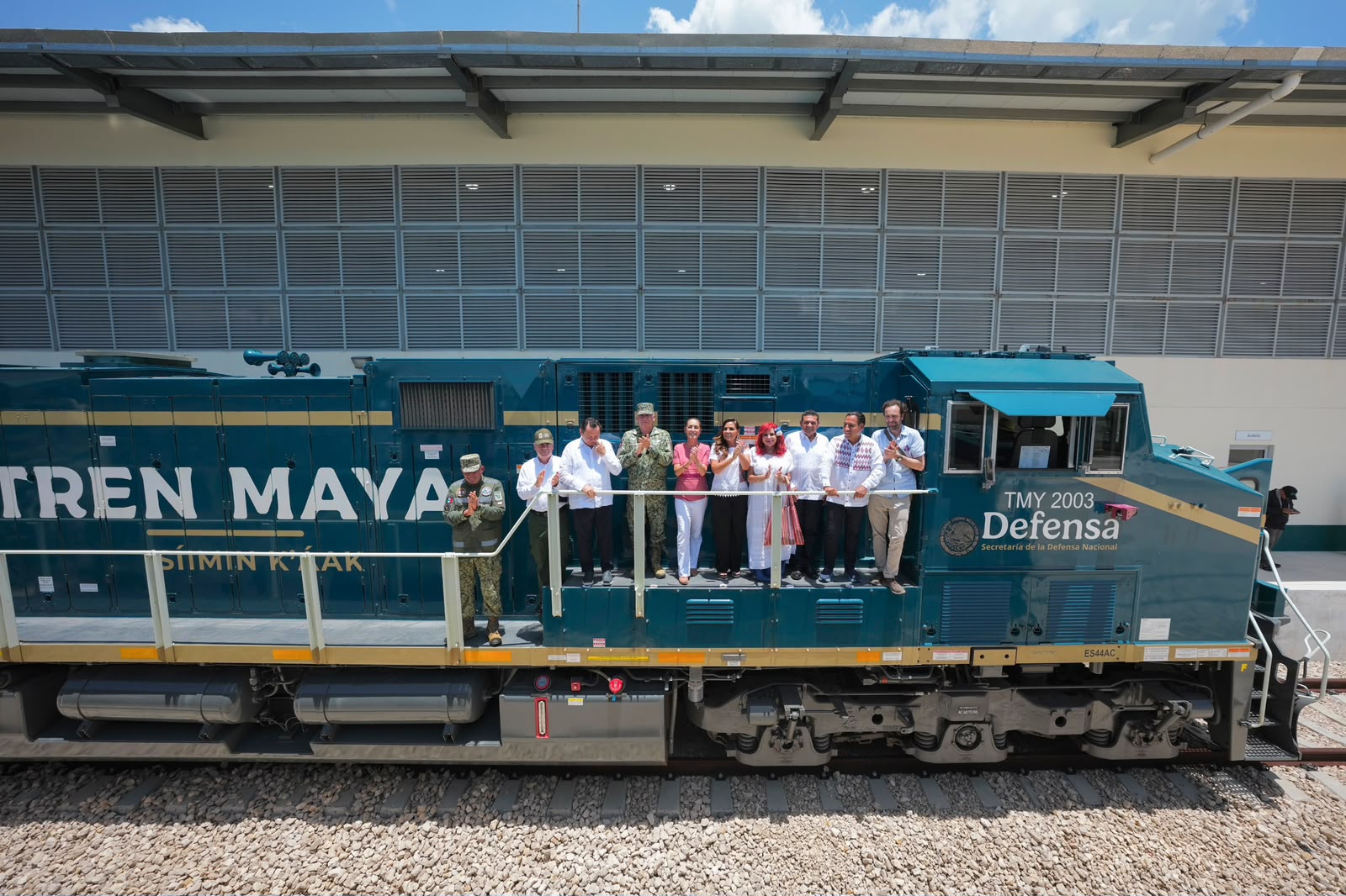 Presidenta Claudia Sheinbaum anuncia llegada de las primeras 12 locomotoras del Tren Maya de Carga; se inaugura en 2027