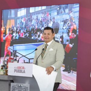 Llama gobernador Armenta a BUAP a que no haya ningún joven rechazado