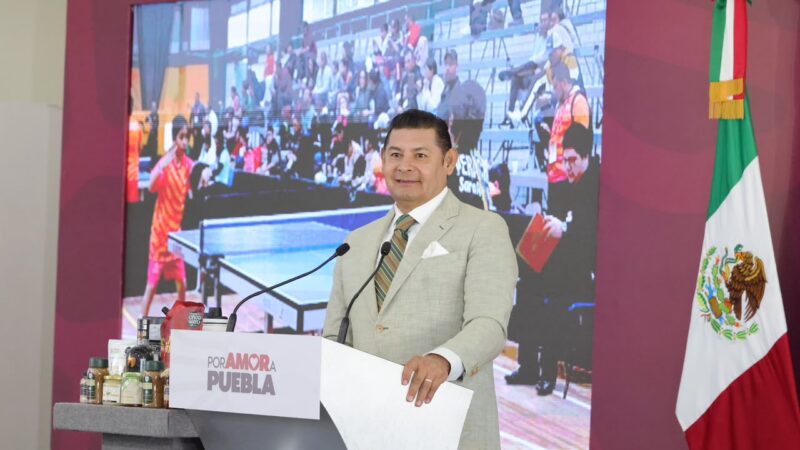 Llama gobernador Armenta a BUAP a que no haya ningún joven rechazado
