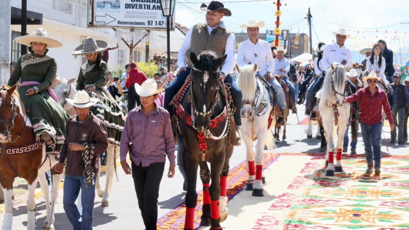 Tradición, identidad y turismo distinguen la Histórica Cabalgata de Chignahuapan
